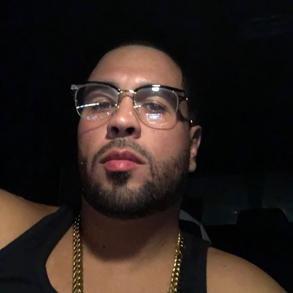 Meet your Posher, Gil